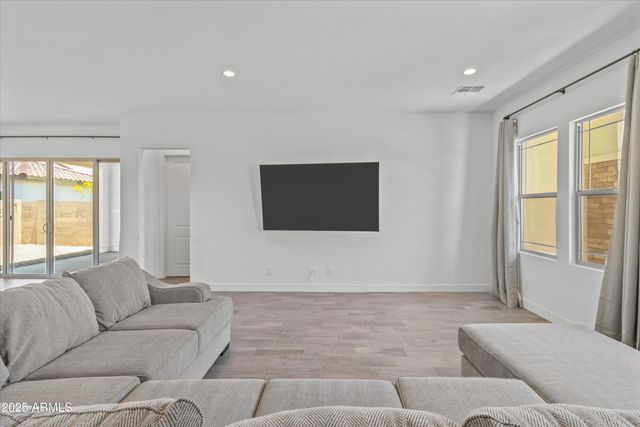 17254 W VACAVILLE Street, Surprise, AZ 85388