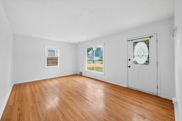 4537 6th Street NE, Columbia Heights, MN 55421