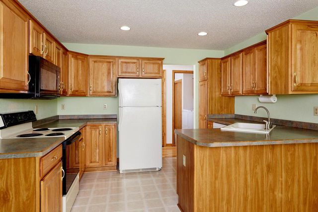 W265N6770 Yarotta CIRCLE, Lisbon, WI 53089
