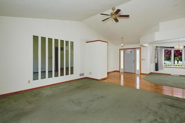 W265N6770 Yarotta CIRCLE, Lisbon, WI 53089