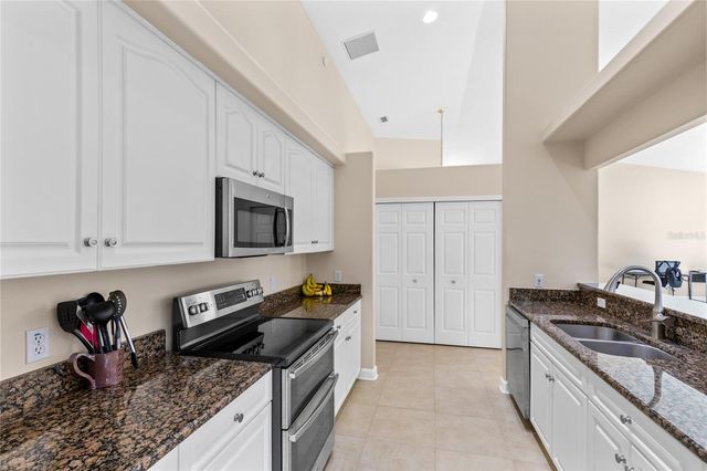 683 OAK HOLLOW WAY, Altamonte Springs, FL 32714