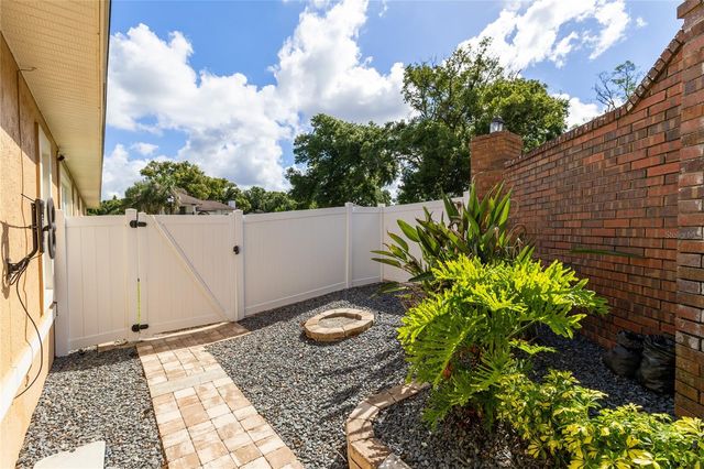 683 OAK HOLLOW WAY, Altamonte Springs, FL 32714