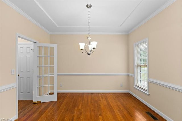 129 Walnut Avenue, Yadkinville, NC 27055