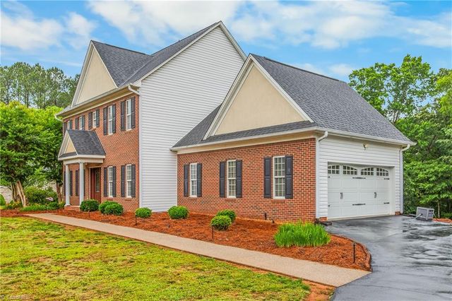 129 Walnut Avenue, Yadkinville, NC 27055