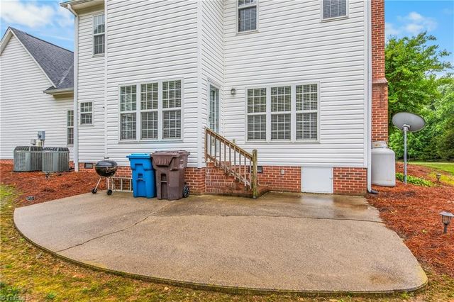 129 Walnut Avenue, Yadkinville, NC 27055