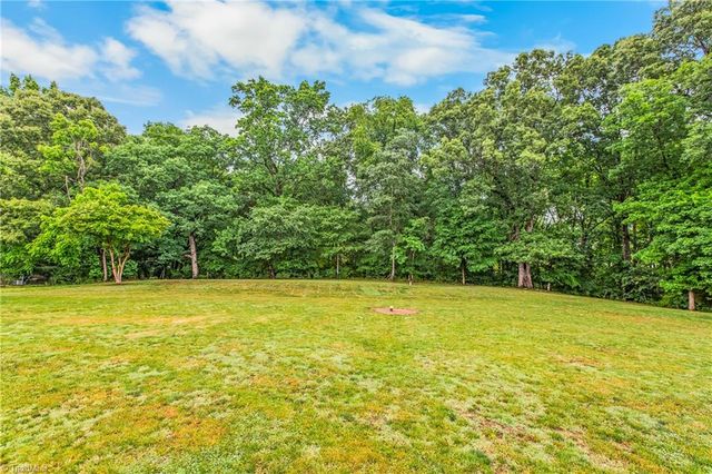 129 Walnut Avenue, Yadkinville, NC 27055