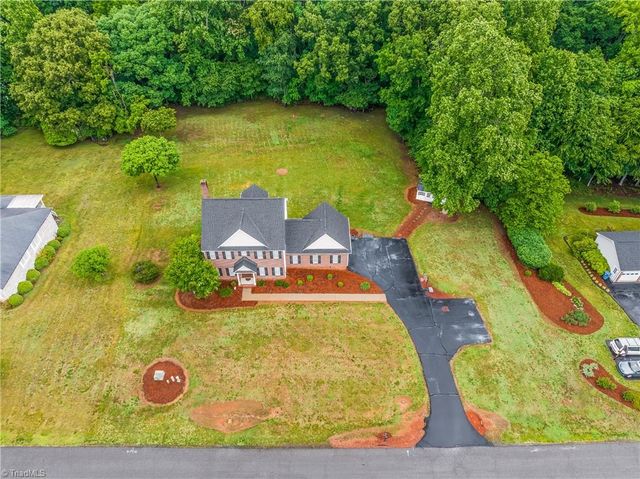 129 Walnut Avenue, Yadkinville, NC 27055