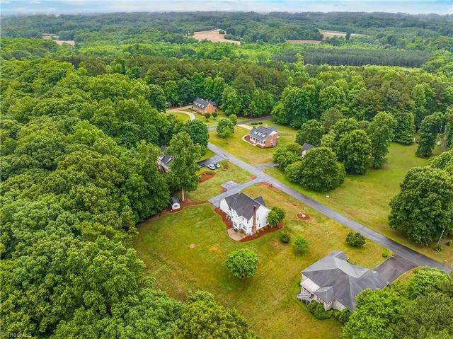 129 Walnut Avenue, Yadkinville, NC 27055