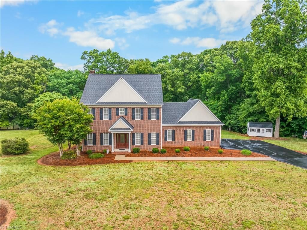 129 Walnut Avenue, Yadkinville, NC 27055