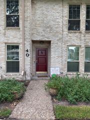 40 River Creek Way, Sugar Land, TX 77478
