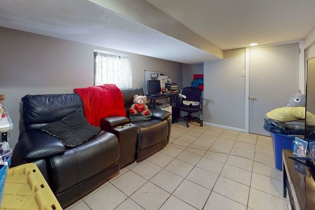 9516 S Yale Avenue, Chicago, IL 60628