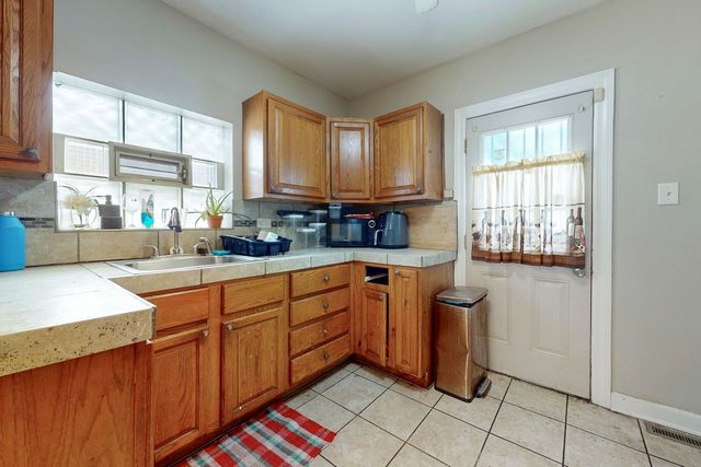 9516 S Yale Avenue, Chicago, IL 60628