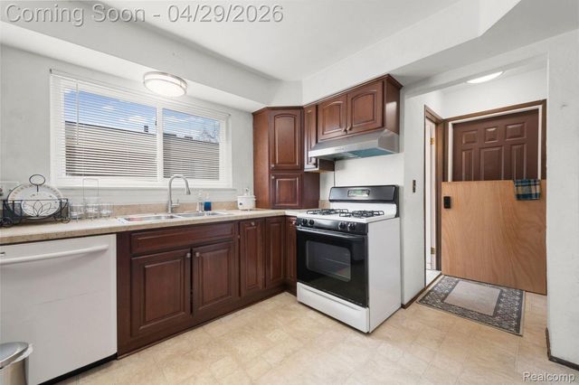 36338 Clifford Drive, Sterling Heights, MI 48312