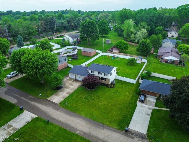 2635 Daffodil Street NE, Canton, OH 44705