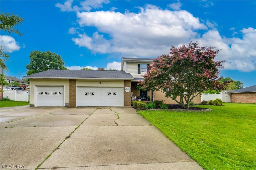 2635 Daffodil Street NE, Canton, OH 44705