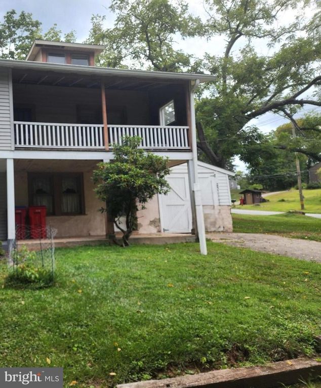253 PINETOWN RD, Norristown, PA 19403