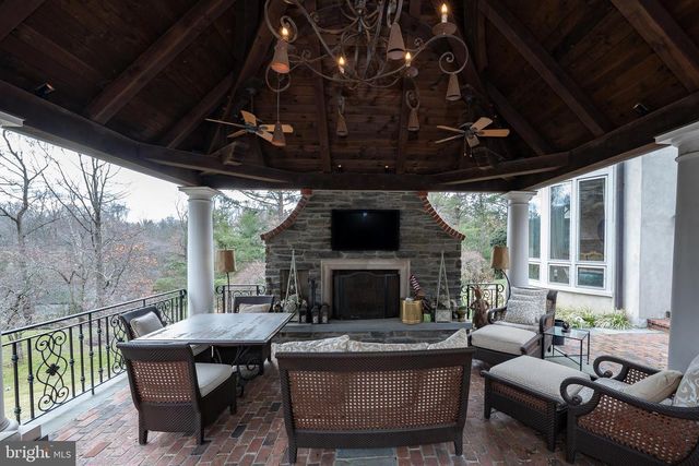 1111 WAVERLY RD, Gladwyne, PA 19035