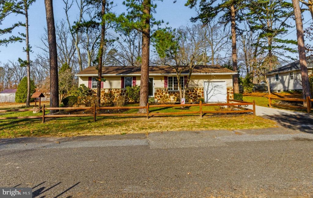 1125 ARBUTUS AVE, Williamstown, NJ 08094