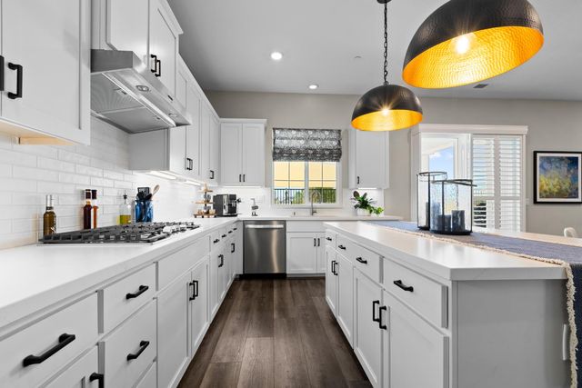 2137 Arbor Ridge Dr, Roseville, CA 95747