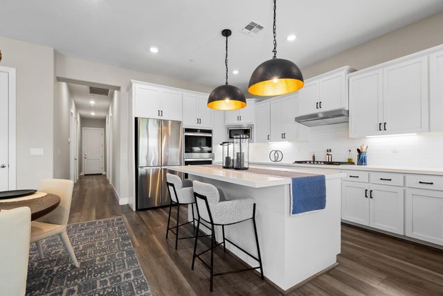 2137 Arbor Ridge Dr, Roseville, CA 95747
