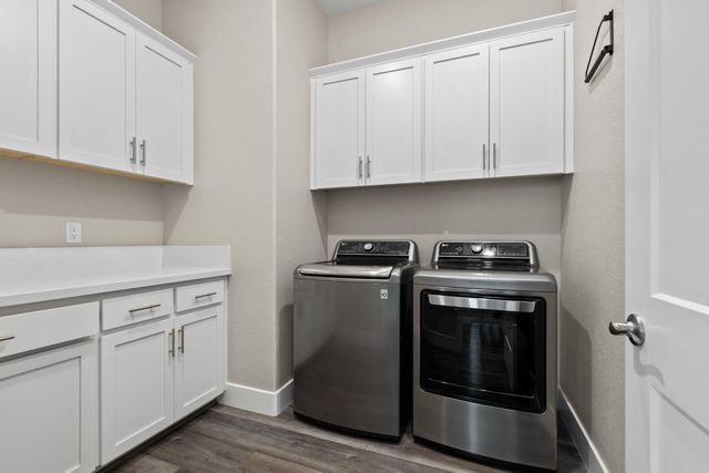 2137 Arbor Ridge Dr, Roseville, CA 95747