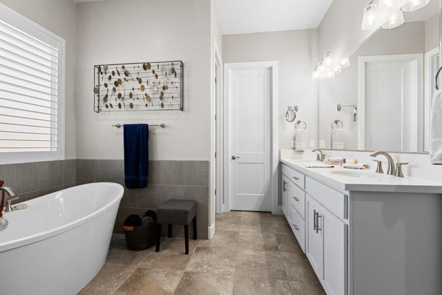 2137 Arbor Ridge Dr, Roseville, CA 95747