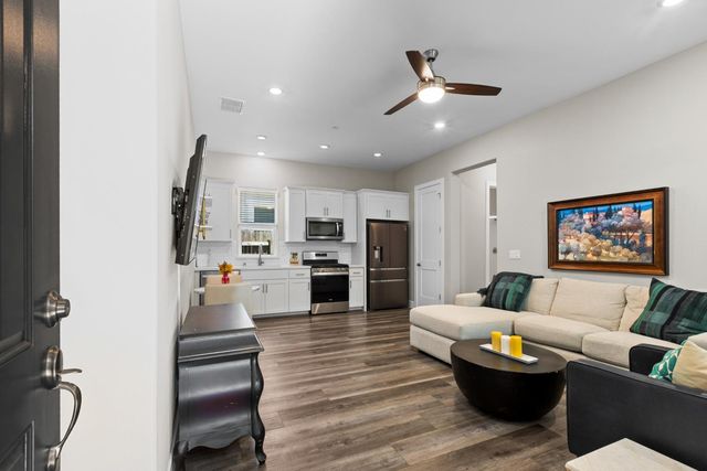 2137 Arbor Ridge Dr, Roseville, CA 95747