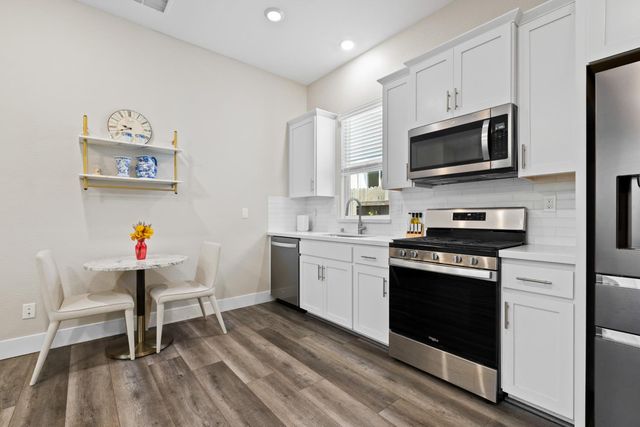 2137 Arbor Ridge Dr, Roseville, CA 95747