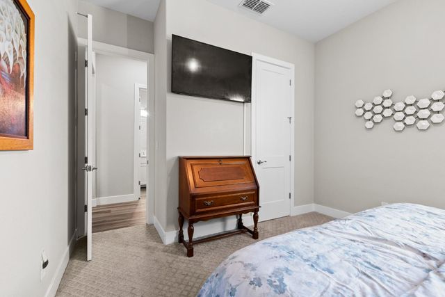 2137 Arbor Ridge Dr, Roseville, CA 95747