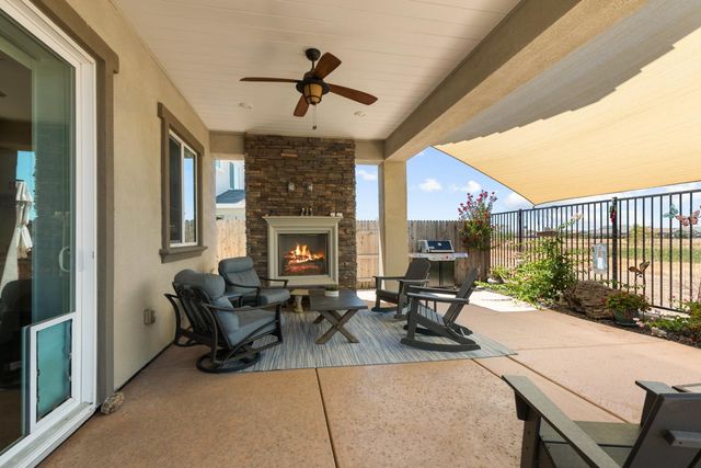 2137 Arbor Ridge Dr, Roseville, CA 95747
