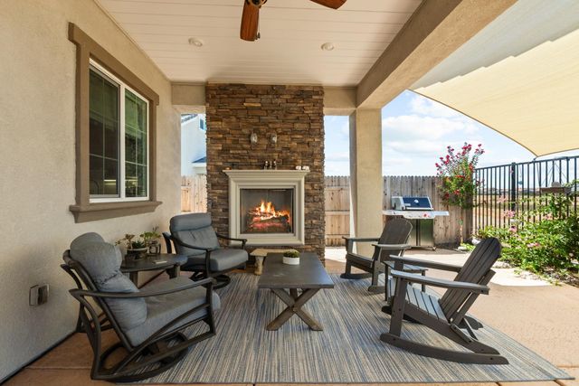 2137 Arbor Ridge Dr, Roseville, CA 95747