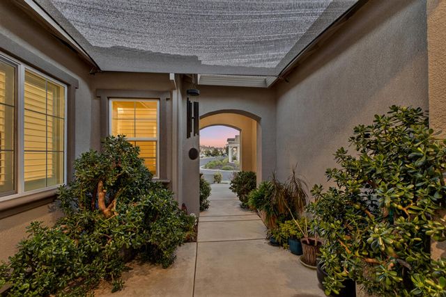 2137 Arbor Ridge Dr, Roseville, CA 95747