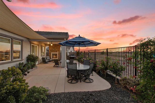 2137 Arbor Ridge Dr, Roseville, CA 95747