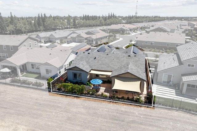 2137 Arbor Ridge Dr, Roseville, CA 95747