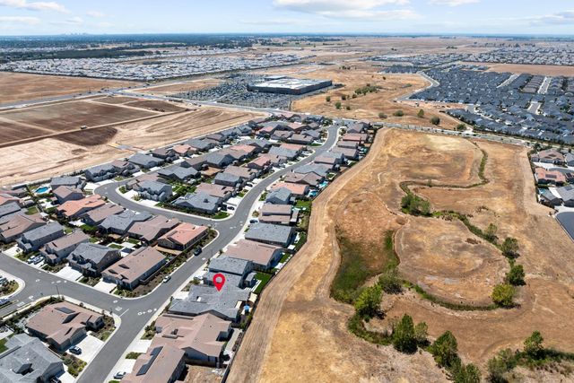2137 Arbor Ridge Dr, Roseville, CA 95747