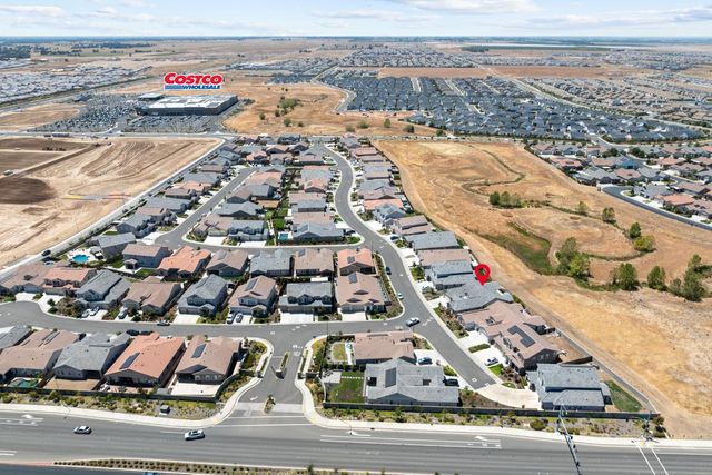 2137 Arbor Ridge Dr, Roseville, CA 95747