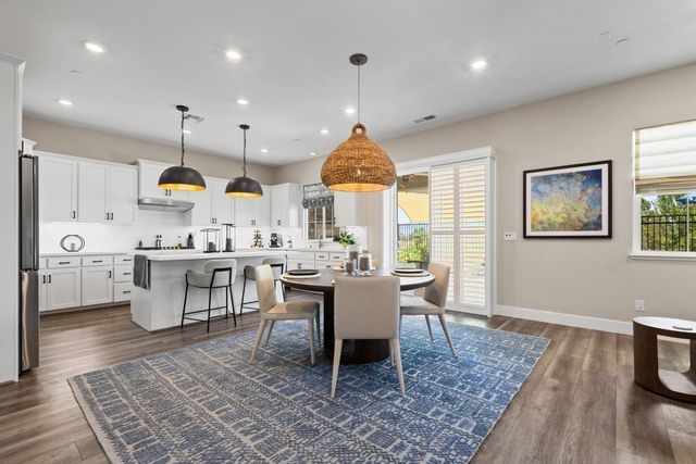 2137 Arbor Ridge Dr, Roseville, CA 95747