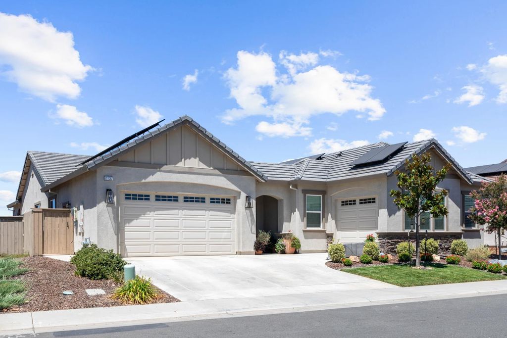 2137 Arbor Ridge Dr, Roseville, CA 95747