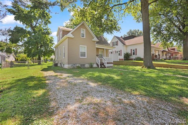 320 S Kansas Street, Edwardsville, IL 62025