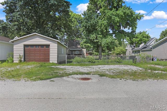 320 S Kansas Street, Edwardsville, IL 62025