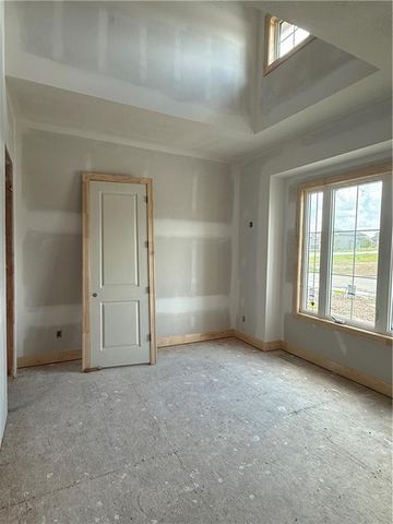 18501 Windsor Street, Overland Park, KS 66085