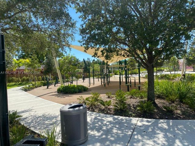 724 NE 6th St 9, Hallandale Beach, FL 33009