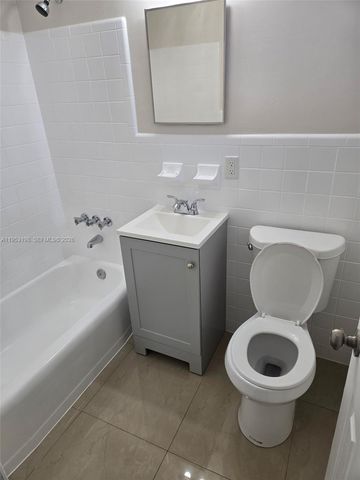 724 NE 6th St 9, Hallandale Beach, FL 33009