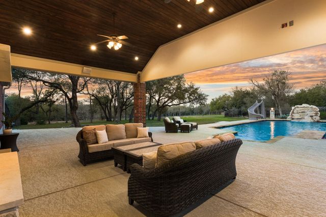 583 W Overlook Mountain RD, Buda, TX 78610