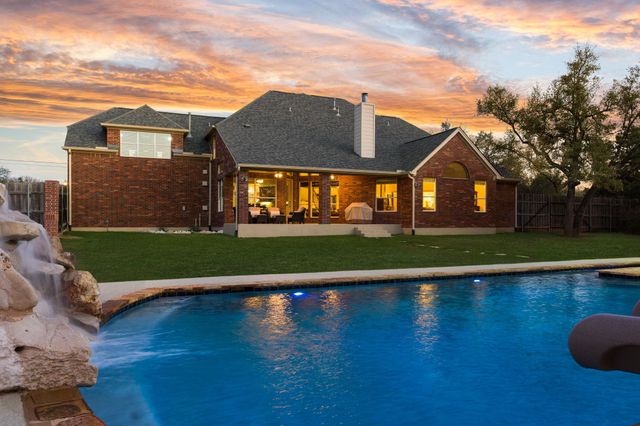 583 W Overlook Mountain RD, Buda, TX 78610