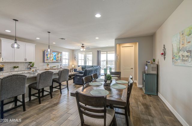 17227 W DESERT SAGE Drive, Goodyear, AZ 85338