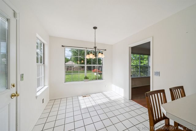 3312 W Houston Place, Broken Arrow, OK 74012