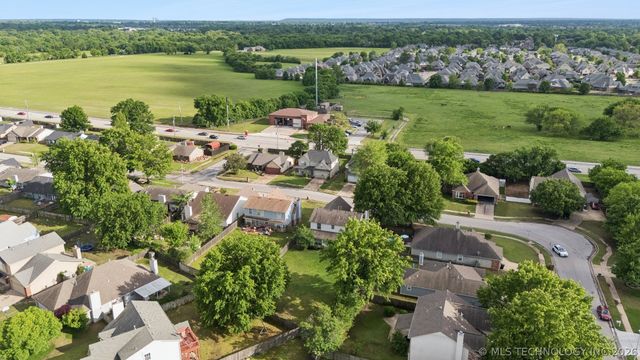 3312 W Houston Place, Broken Arrow, OK 74012