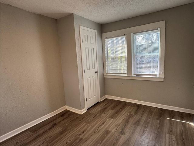 3729 Olive Street, Kansas City, MO 64109