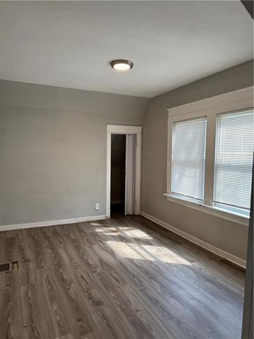 3729 Olive Street, Kansas City, MO 64109